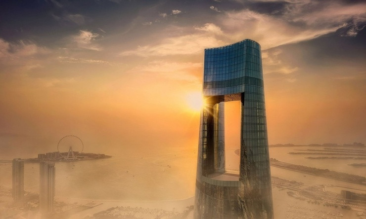 Nội thất ngập tràn ánh sáng bên trong khách sạn Ciel Dubai Marina.