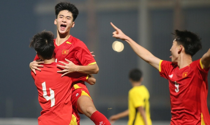 U17 Việt Nam ăn mừng chiến thắng thuyết phục trước Malaysia
