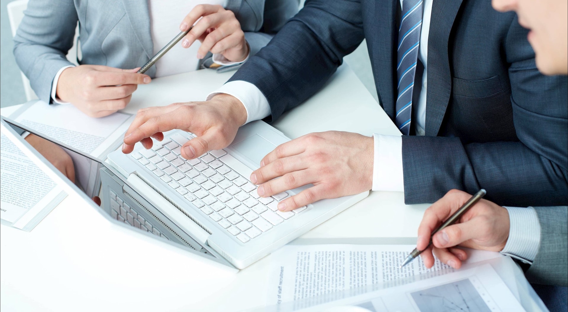 Tổng hợp link tải 5 mẫu báo cáo tổng kết cuối năm phổ biến nhất 2025