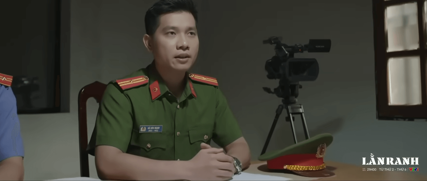 Cơ quan điều tra lấy lời khai của các đối tượng liên quan trong tập 24 phim Lằn ranh.