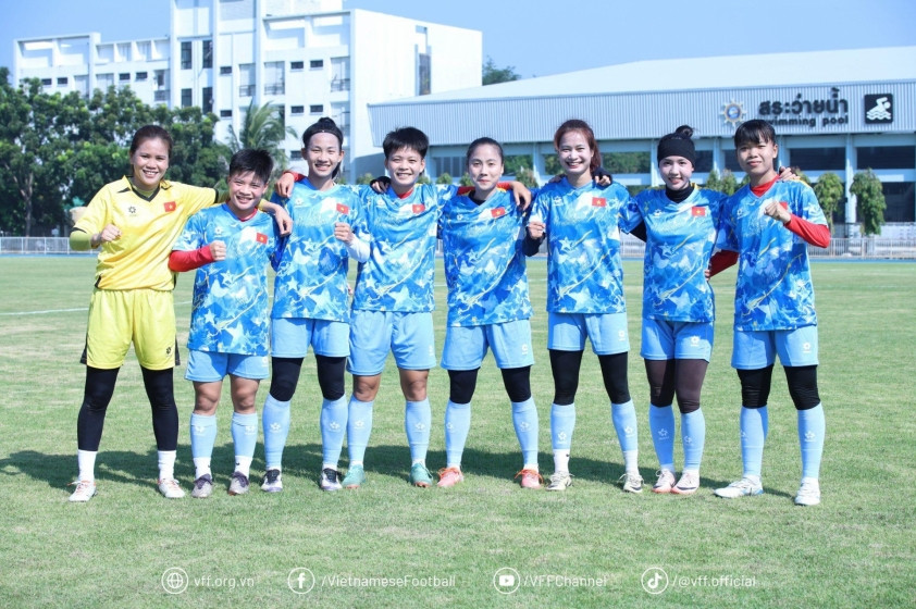 Nhóm cầu thủ của ĐT nữ Việt Nam có lần đầu dự SEA Games