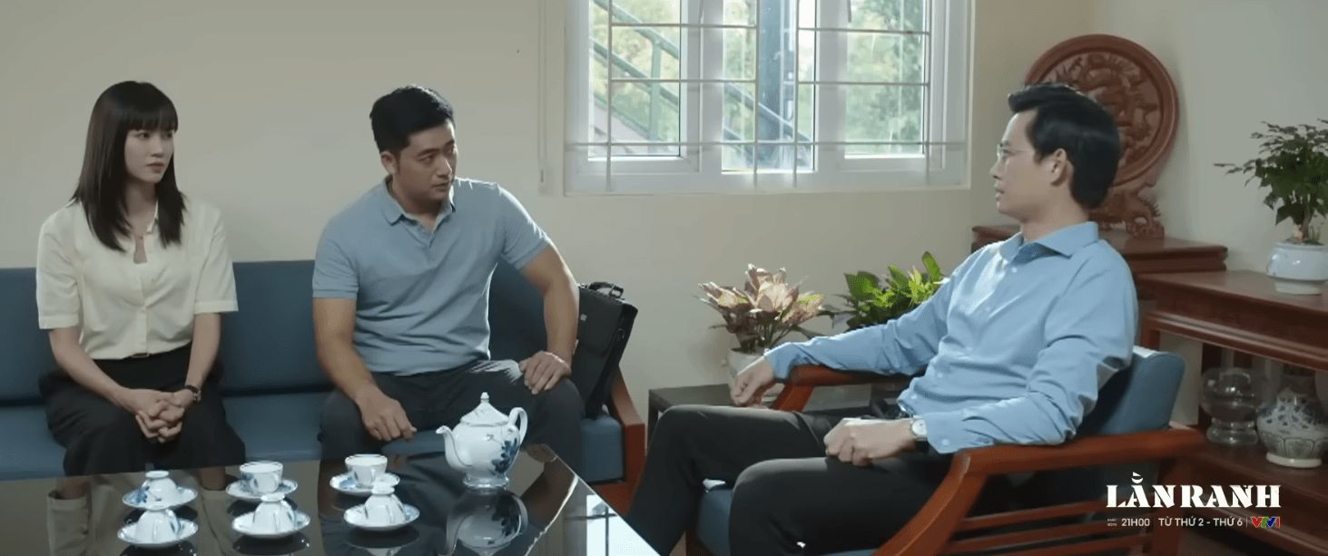 Cơ quan điều tra đưa ra bằng chứng về các giao dịch chuyển khoản giữa Khắc và Vinh.