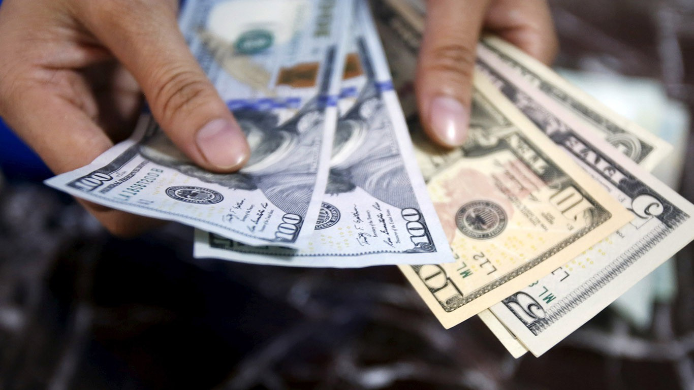 Tỷ giá ngoại tệ ngày 3/12 Ngân hàng điều chỉnh nhẹ USD quốc tế duy trì xu hướng tăng