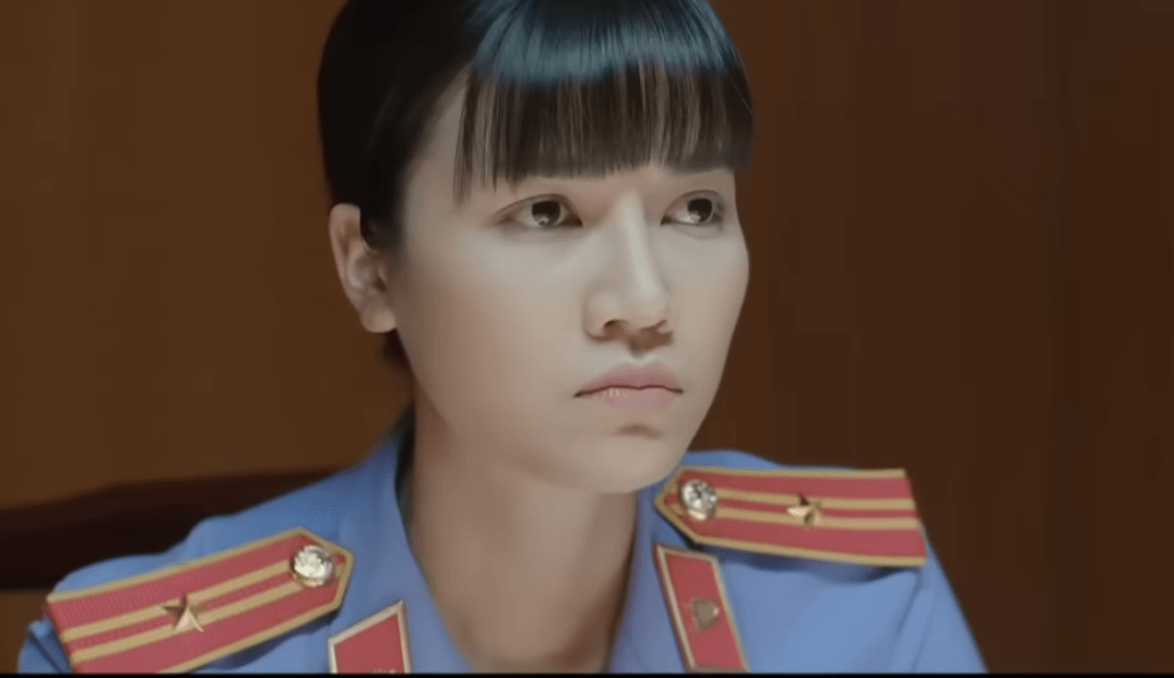 Kiểm sát viên Thu Hương phát hiện điểm bất thường trong lời khai của Vinh.
