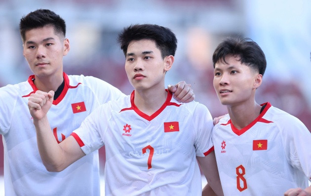Đình Bắc tự tin khi lập cú đúp trong trận đấu với U22 Lào.