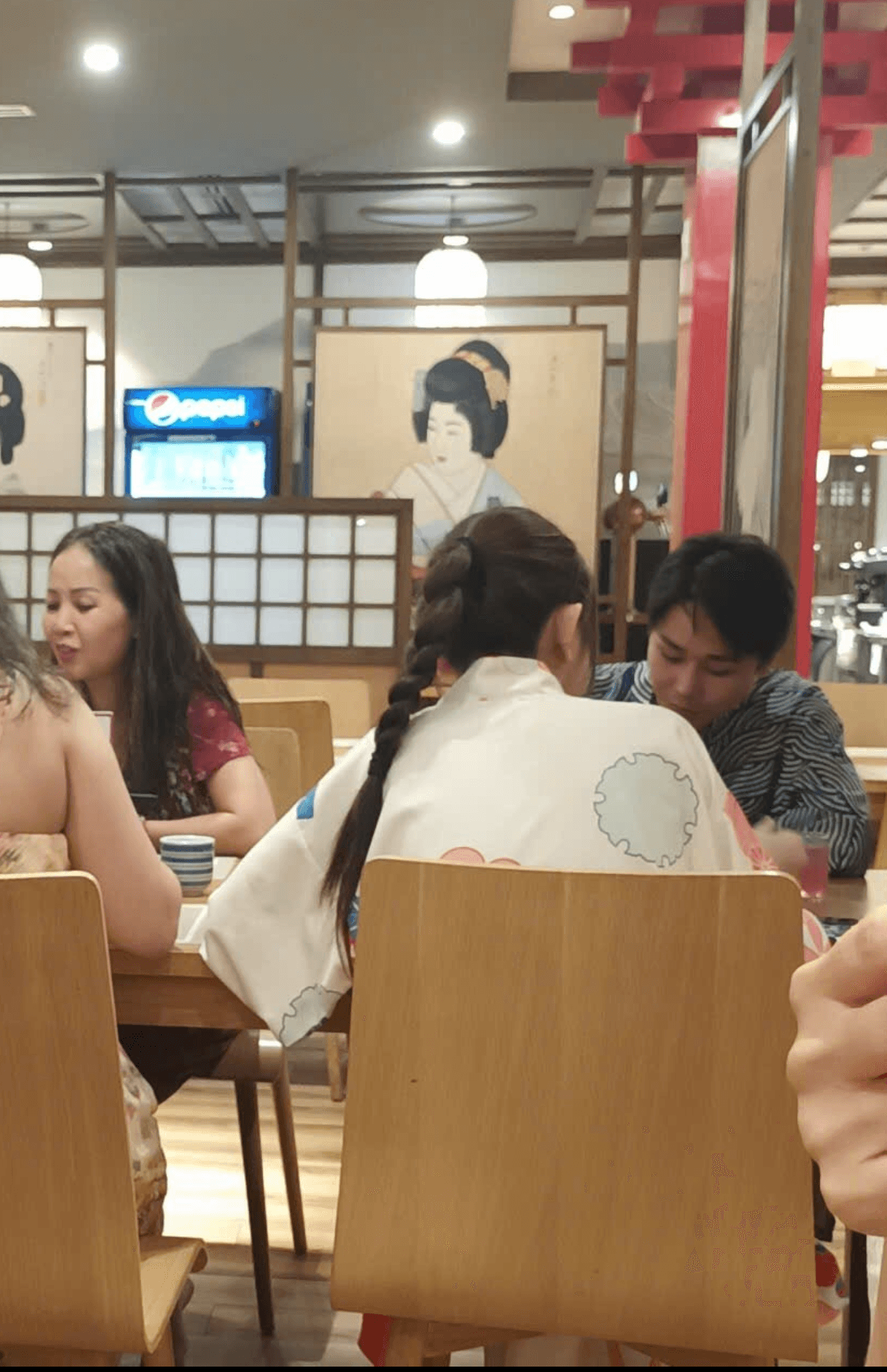 Ảnh ôm eo làm rõ mối quan hệ của Tăng Duy Tân và Bích Phương- Ảnh 6.