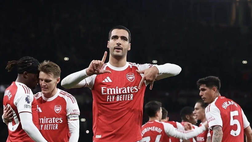 Mikel Merino tỏa sáng giúp Arsenal vững vàng ngôi đầu.