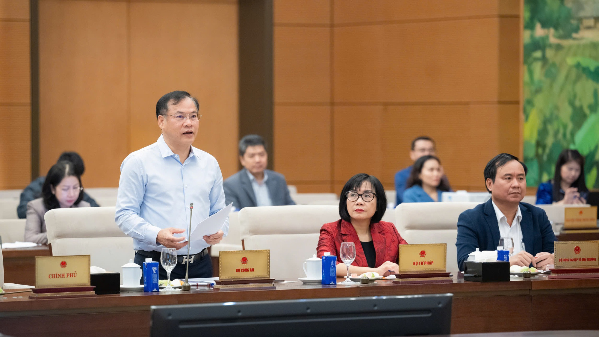 Dự kiến chuyển quyền kiểm tra chấp hành bảo vệ môi trường từ Công an cấp huyện trước đây về Công an cấp xã- Ảnh 1.