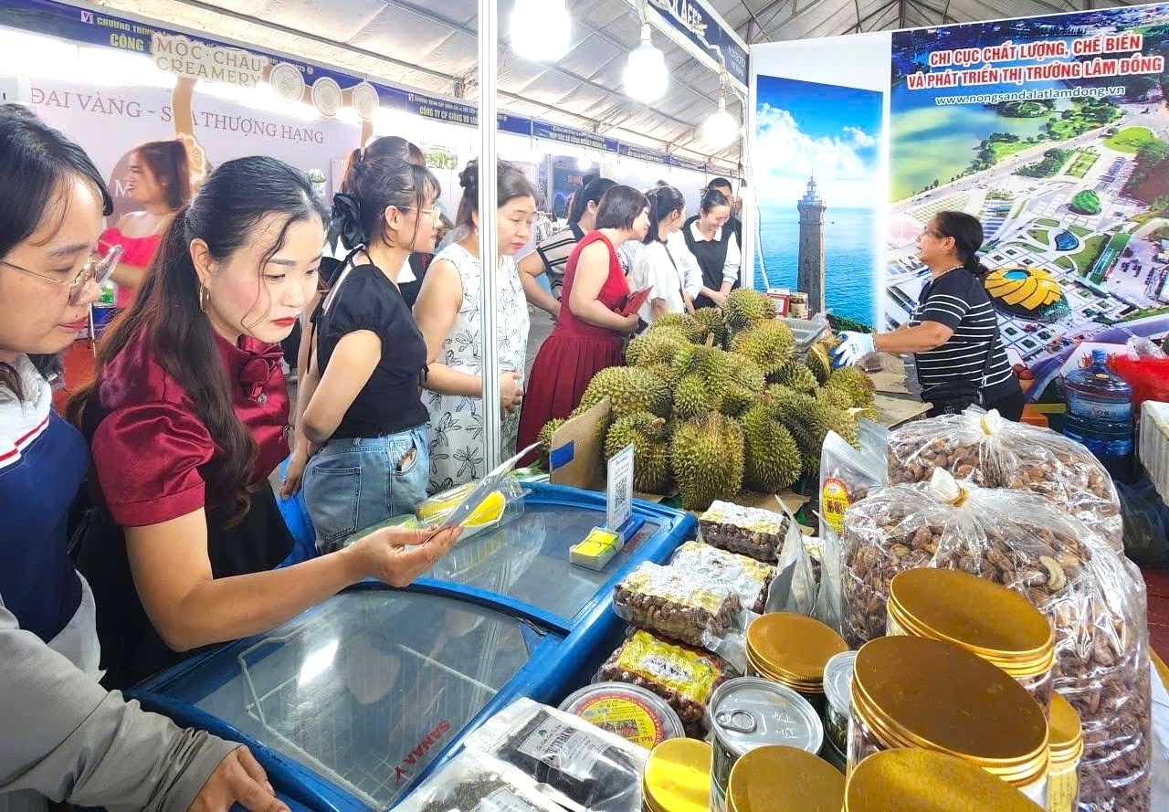 Quảng trường Lâm Viên- Đà Lạt nơi diễn ra các sự kiện xúc tiến thương mai của quốc gia và qquoosc tế