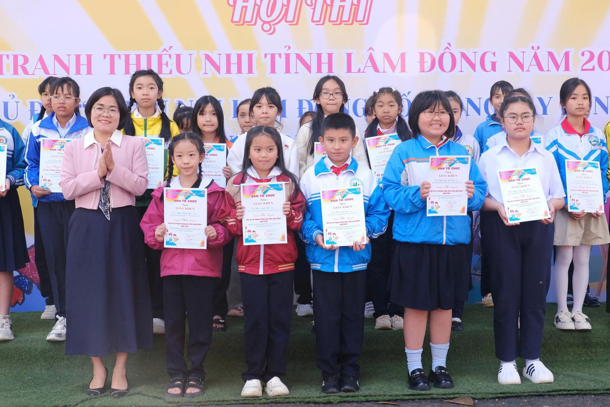 Trao giải Nhất, Nhì, Ba bảng B