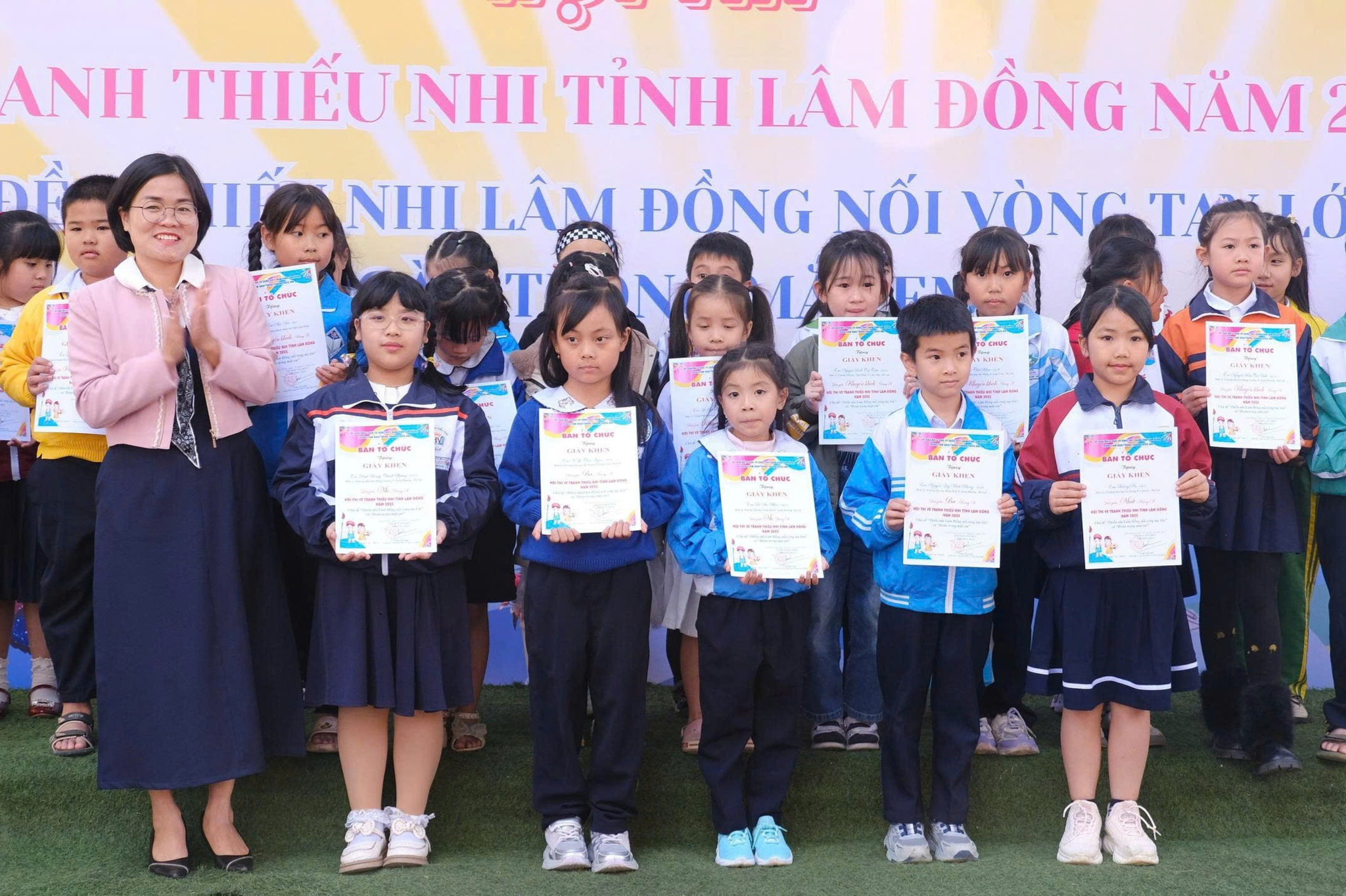 Trao giải Nhất, Nhì, Ba bảng A