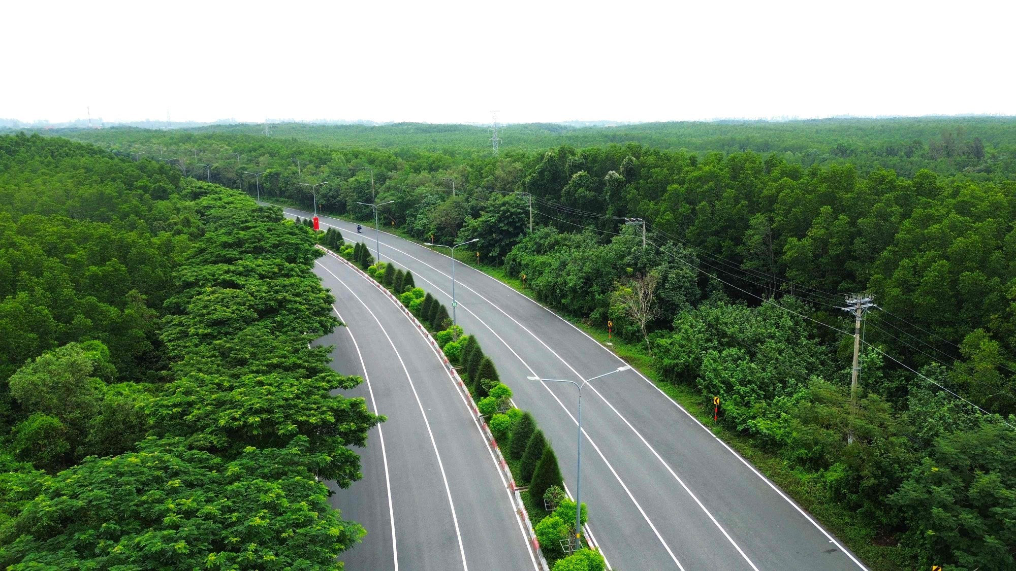 Tuyến đường Rừng Sác, nơi dự kiến xây dựng đường sắt Bến Thành - Cần Giờ chạy dọc theo.