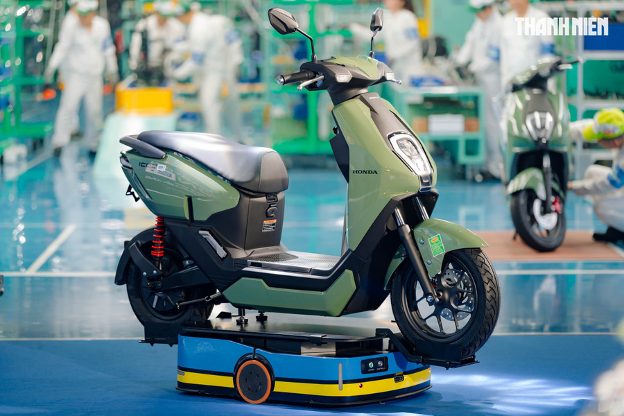 Tháng 3.2025, Honda Việt Nam (HVN) chính thức đặt chân vào cuộc đua xe máy điện khi công bố việc sản xuất Honda ICON e: rồi phân phối mẫu xe này ra thị trường. Ảnh: Chí Tâm