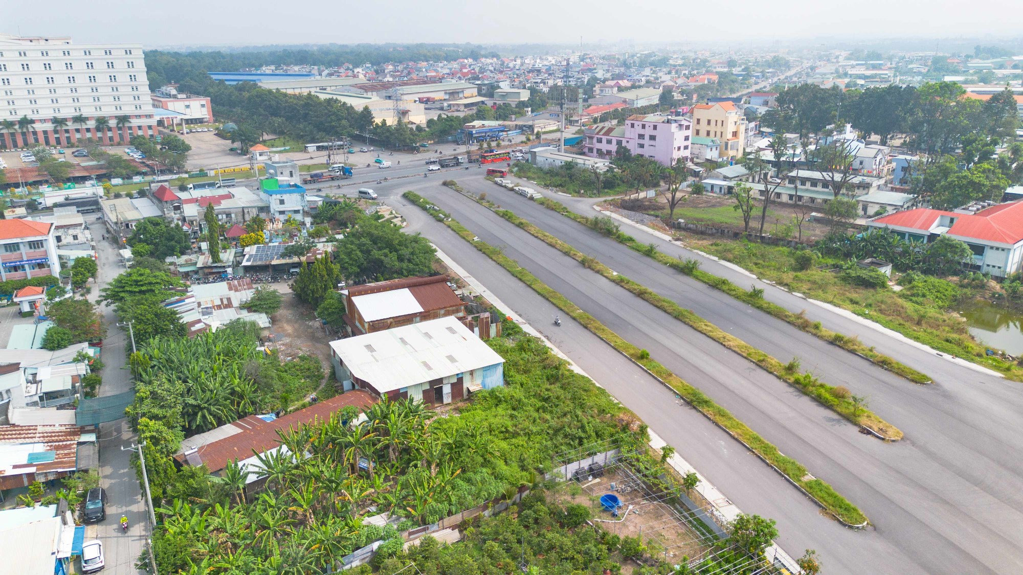Đoạn 1 của dự án Hương Lộ 2 đang được thi công, với điểm đầu từ Quốc lộ 51.