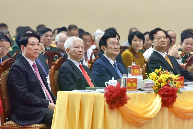 Từ trái qua Chủ tịch nước Lương Cường; nguyên Chủ tịch nước Nguyễn Minh Triết; nguyên Chủ tịch nước Trương Tấn Sang; nguyên Thủ tướng Chính phủ Nguyễn Tấn Dũng dự Lễ kỷ niệm.