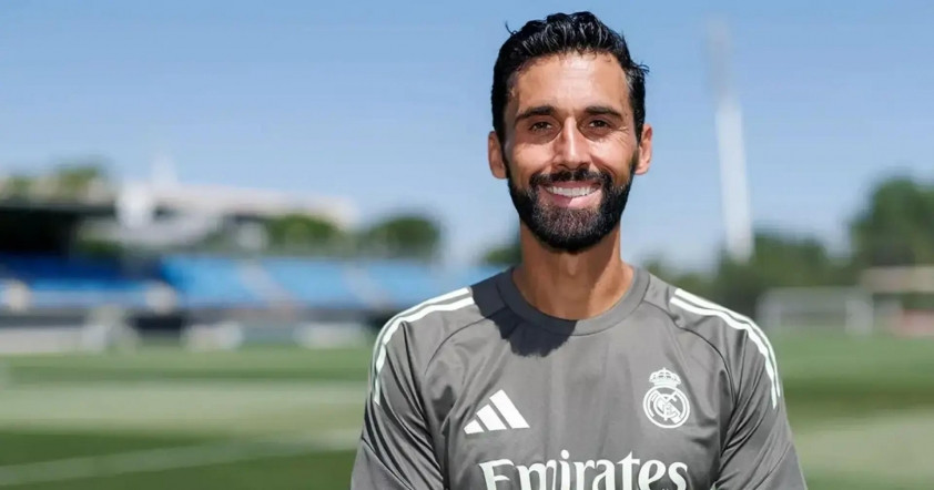 Alvaro Arbeloa bất ngờ trở thành ứng viên hàng đầu thay thế Xabi Alonso tại Real Madrid.