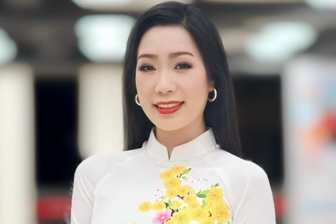 NSND Trịnh Kim Chi bên gia đình.