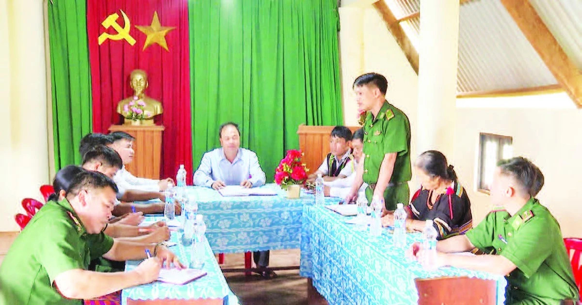 Đảng viên quân hàm xanh góp sức xây dựng vùng biên