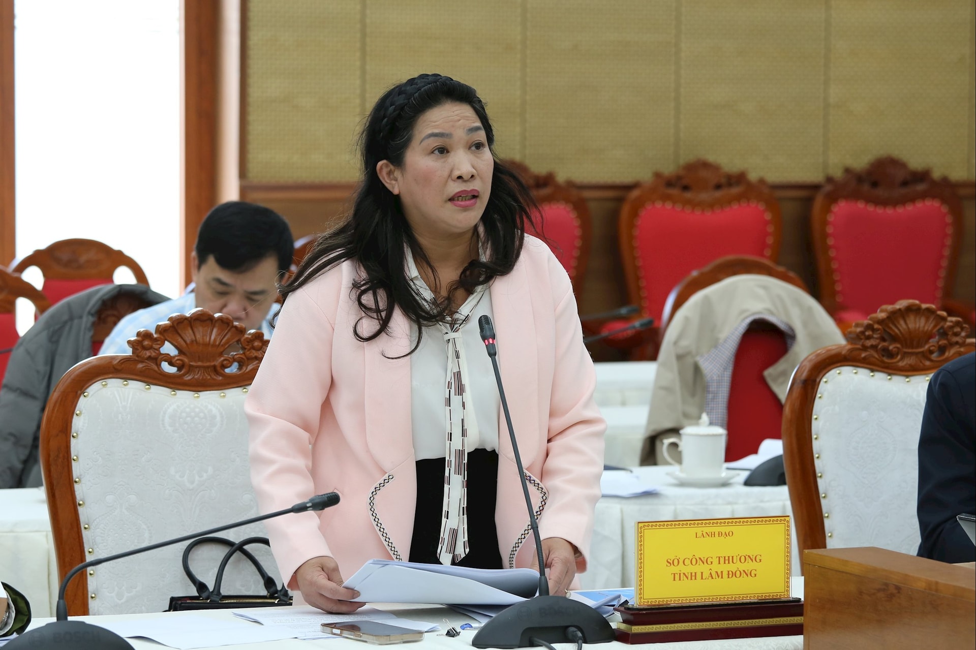 Zástupci ministerstva průmyslu a obchodu informovali o postupu příprav slavnostního zahájení výstavby skladu a továrny HLI - Nam Ha 2 k pronájmu.