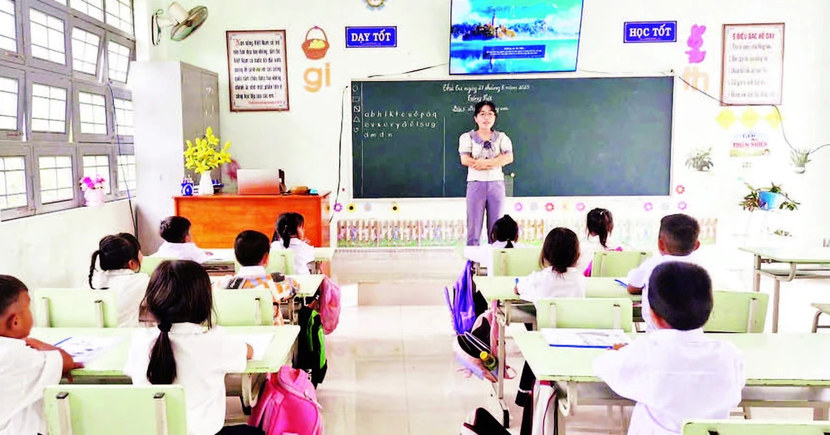 Những ngôi trường mới nơi biên giới