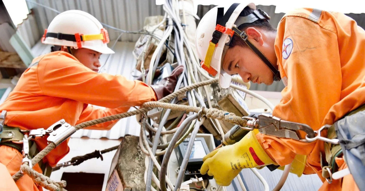 Công ty Điện lực Đắk Lắk đồng hành cùng “Chiến dịch Quang Trung”: Khôi phục nhà đến đâu, điện có tới đó