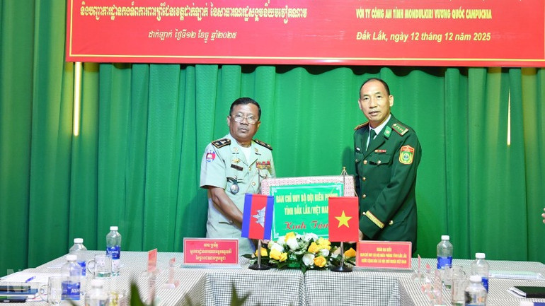ndo_bl_img-0416-9909.jpg