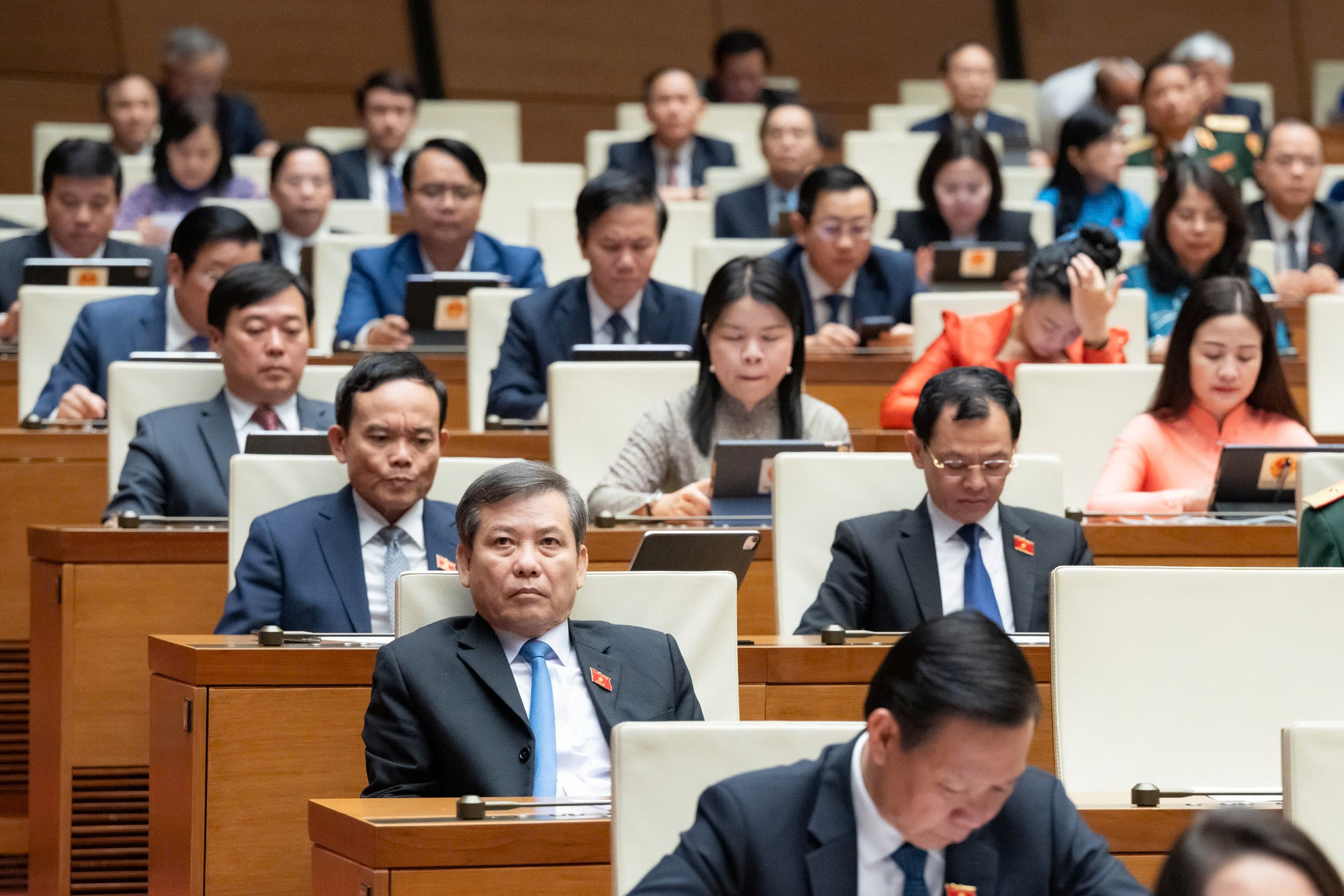 Quốc hội quyết nghị về phụ cấp, tiền lương, lương hưu, trợ cấp cùng nhiều vấn đề quốc kế, dân sinh- Ảnh 10.