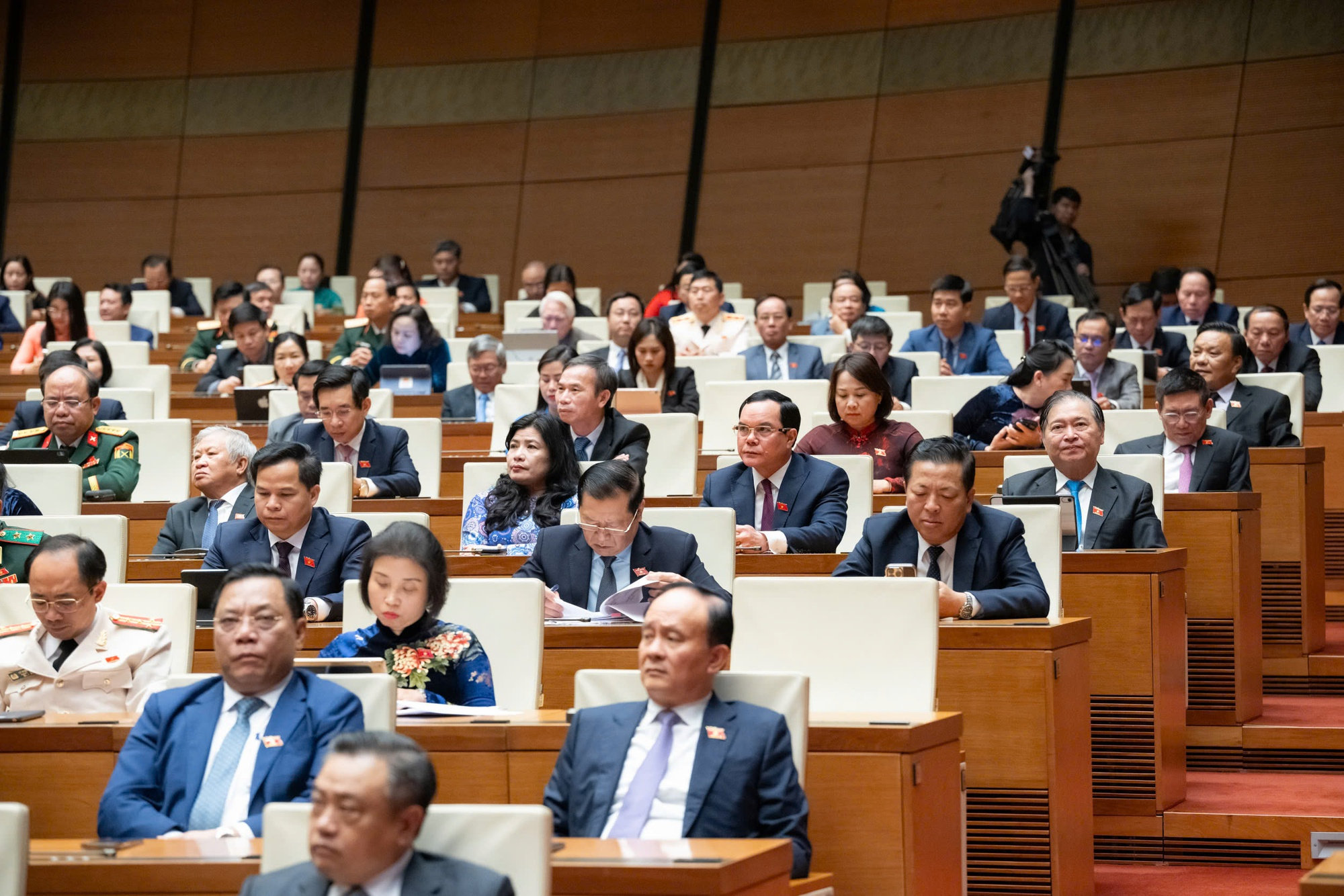 Quốc hội quyết nghị về phụ cấp, tiền lương, lương hưu, trợ cấp cùng nhiều vấn đề quốc kế, dân sinh- Ảnh 22.