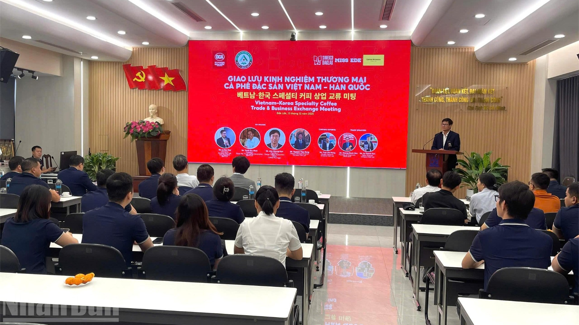 Quang cảnh buổi giao lưu kinh nghiệm. ndo_bl_img-7736-147.jpg