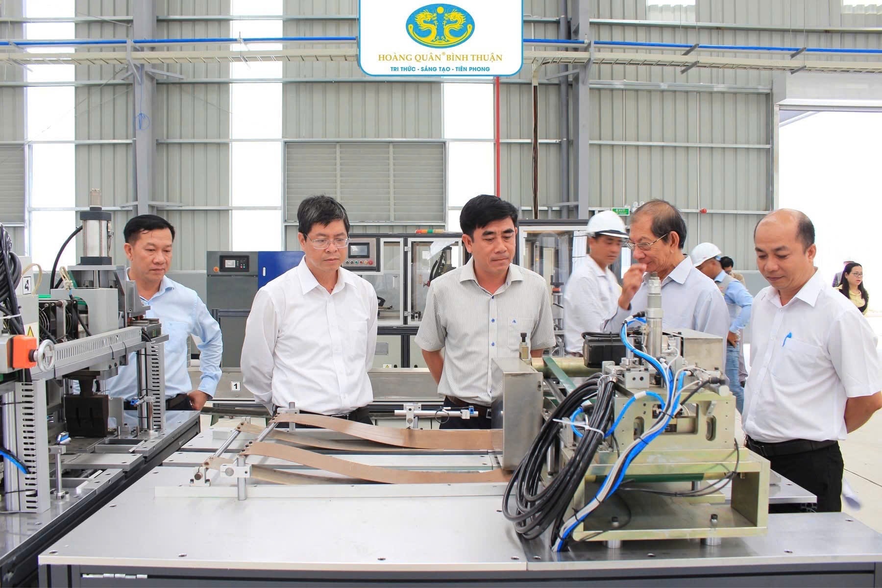 gen-h-PCT Hai ទស្សនាសួនឧស្សាហកម្ម Ham Kiem 1