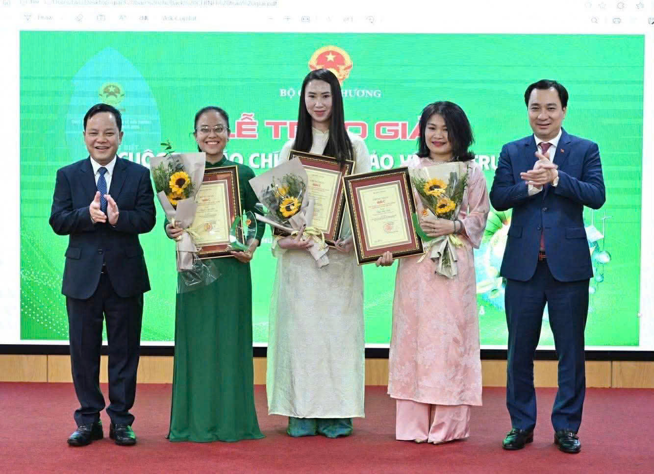 20 tác phẩm đoạt giải Báo chí viết về Bảo vệ môi trường ngành Công Thương- Ảnh 3.