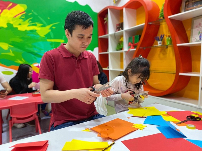 Trẻ em tham gia các hoạt động vui chơi, sáng tạo trong ngày 1/6