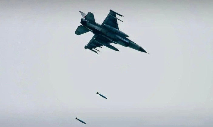 F-16 trong bối cảnh hoạt động gần biên giới Thái Lan - Campuchia