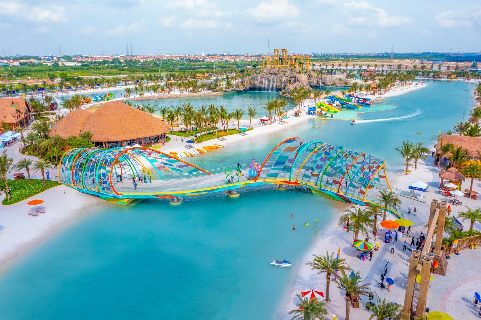 VINWONDERS WAVE PARK & WATER PARK