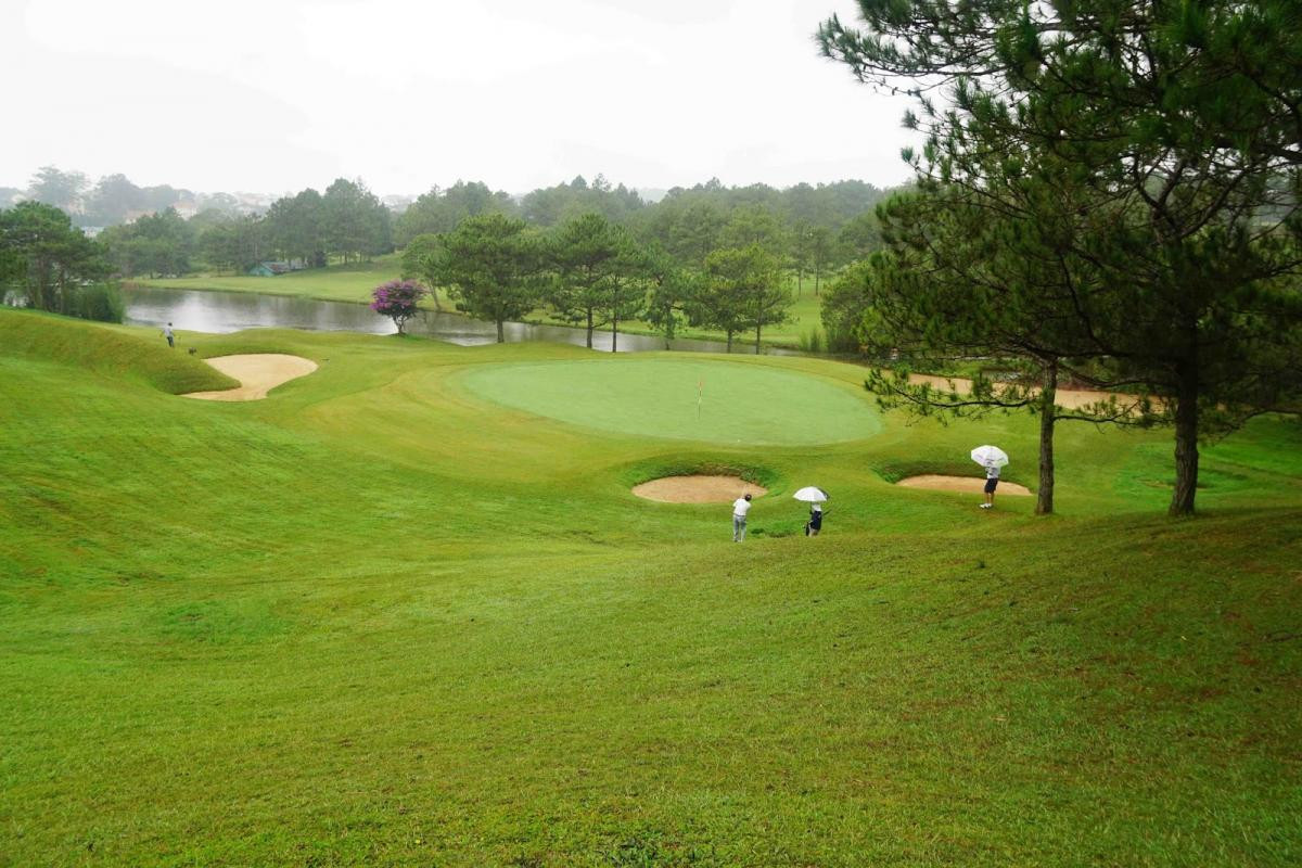Sân golf Đồi Cù, sân golf lâu đời nhất Việt Nam