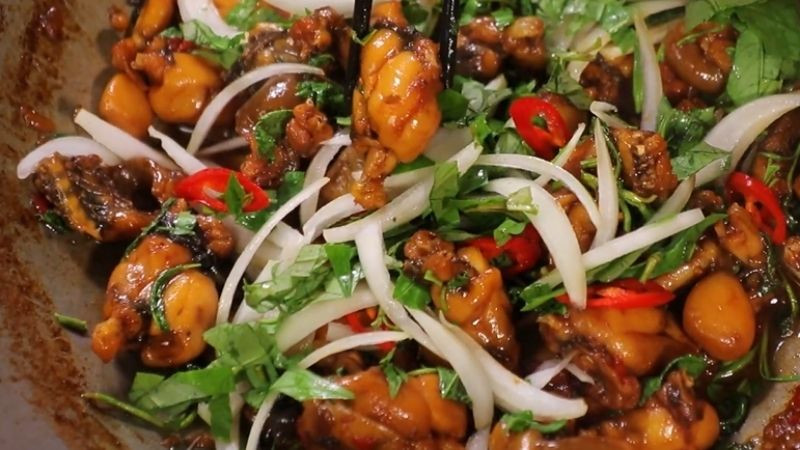 Món ếch kho rau răm sau khi hoàn thành