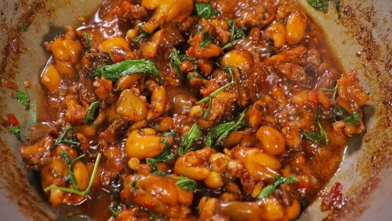 Món ếch kho rau răm đậm đà, thơm ngon