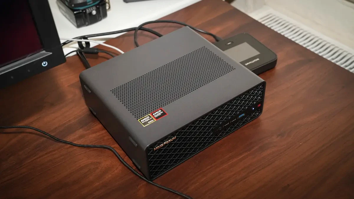 Minisforum MS S1 Max 4