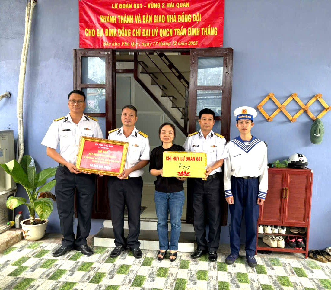 Trao nhà đồng đội cho quân nhân có hoàn cảnh khó khăn tại Đặc khu Phú Quý