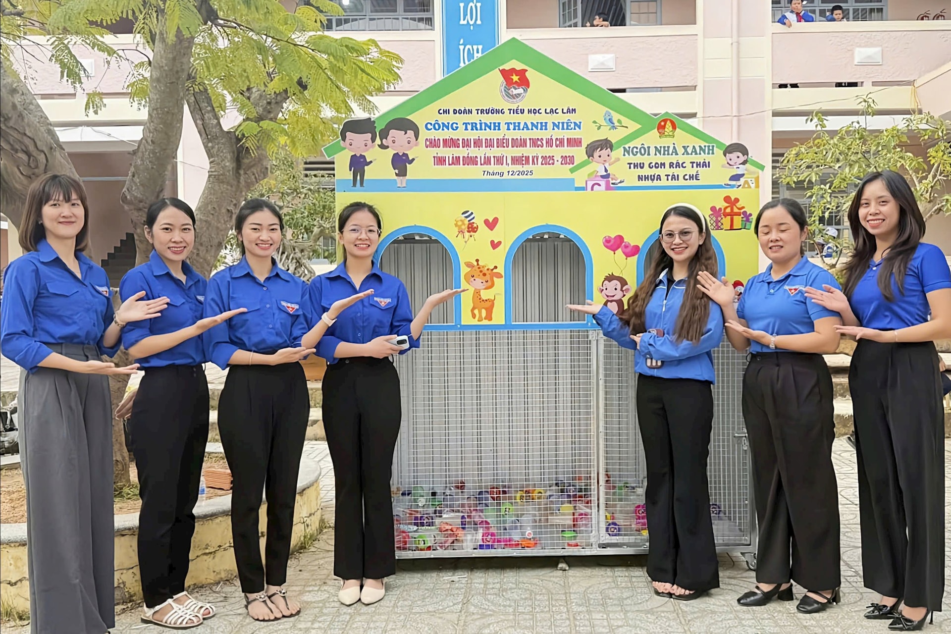 យុវជន Ka Đô អនុវត្តគម្រោង %22Green House%22 ដើម្បីប្រមូលសំរាមដែលអាចកែច្នៃឡើងវិញបាន ដែលរួមចំណែកដល់ការការពារបរិស្ថាន។