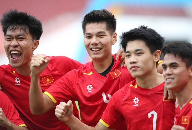 U22 Việt Nam tập luyện hướng tới tấm HCV SEA Games 33