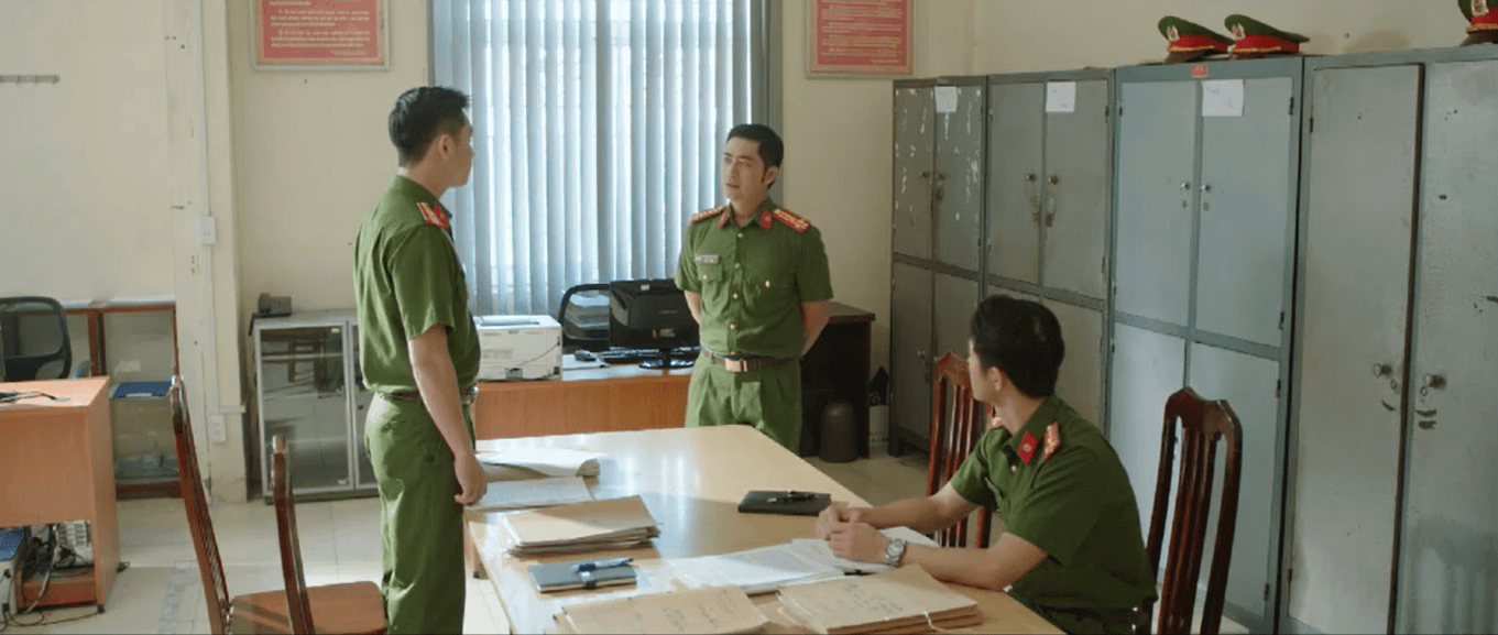 Lằn ranh - Tập 33: Khắc sẽ phản bội ông Sách? - Ảnh 8.