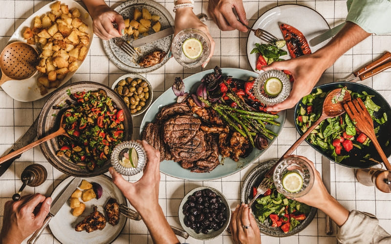 Người tham gia nên mang món ăn đúng hẹn và vừa ăn.