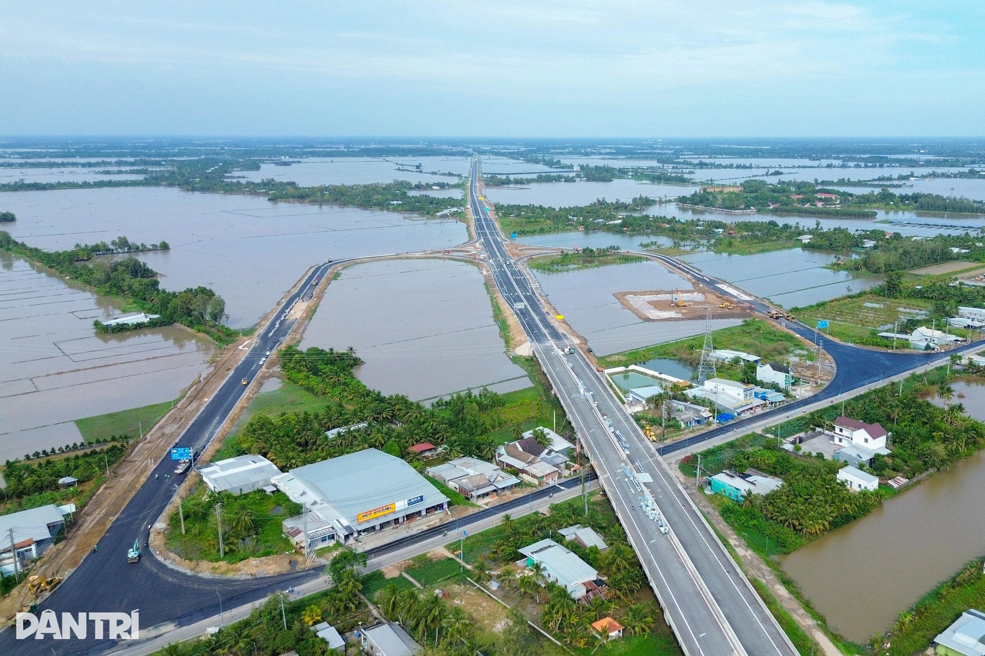Tuyến cao tốc đóng vai trò quan trọng đối với việc phát triển kinh tế khu vực vùng ĐBSCL.