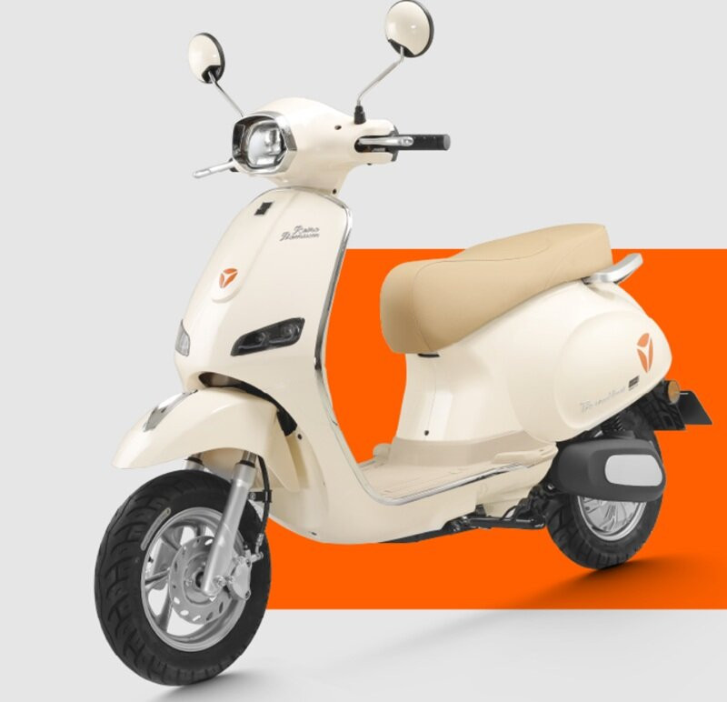 Yadea Odora S2 với thiết kế thanh lịch và hiện đại, phù hợp di chuyển trong đô thị.