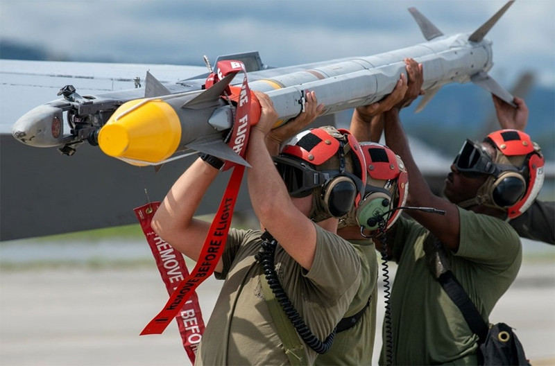 Tên lửa không đối không AIM-9 Sidewinder được Đức sử dụng nhiều năm