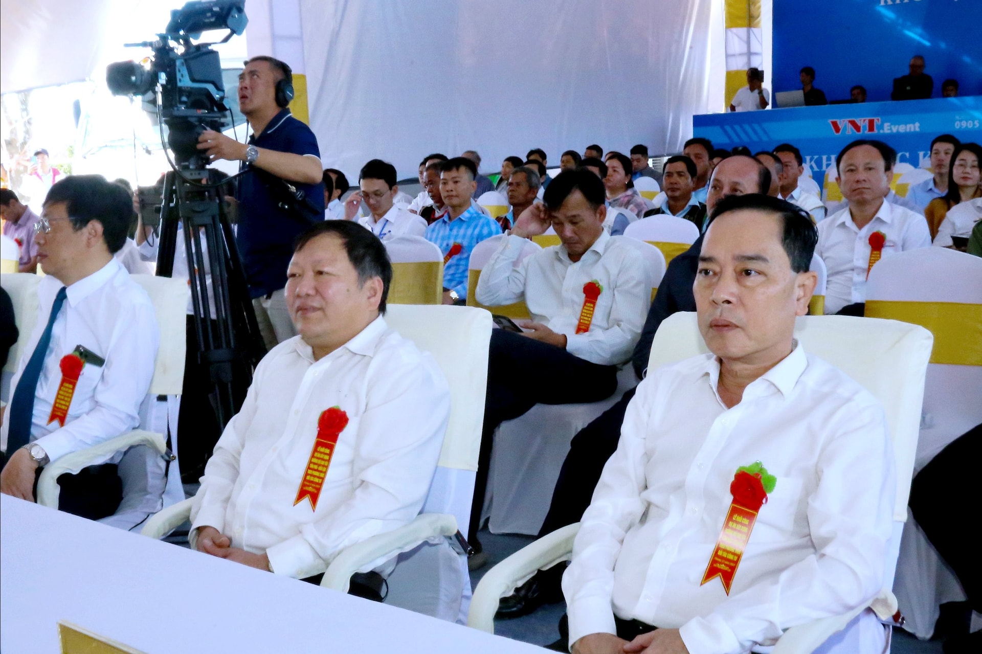 អ្នកតំណាង