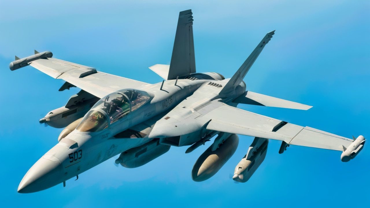Máy bay tác chiến điện tử EA-18G Growler của Hải quân Mỹ hạ cánh tại Puerto Rico