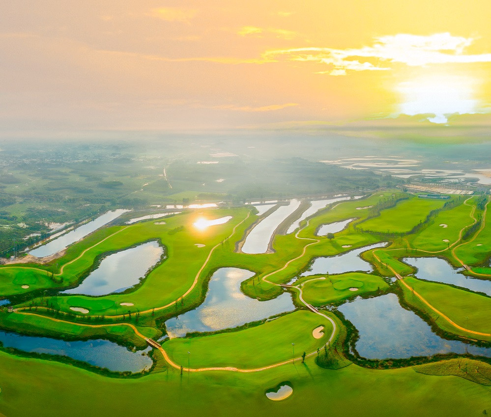 Toàn cảnh Vinpearl Golf Léman nhìn từ trên cao