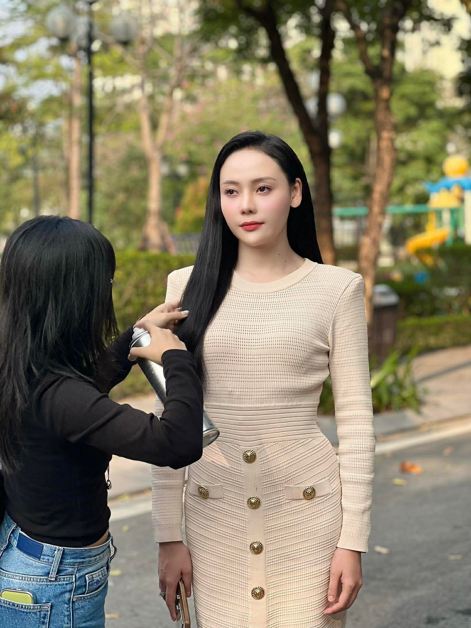 Những trải nghiệm tại nhà hát và làm mẫu ảnh giúp Huyền Trang đa dạng hóa phong cách diễn xuất.